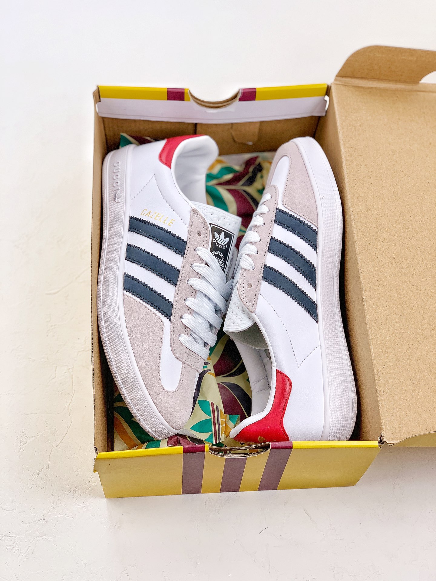 didas Originals x Gucci Gazelle 'White' 707847-UTT10-9060