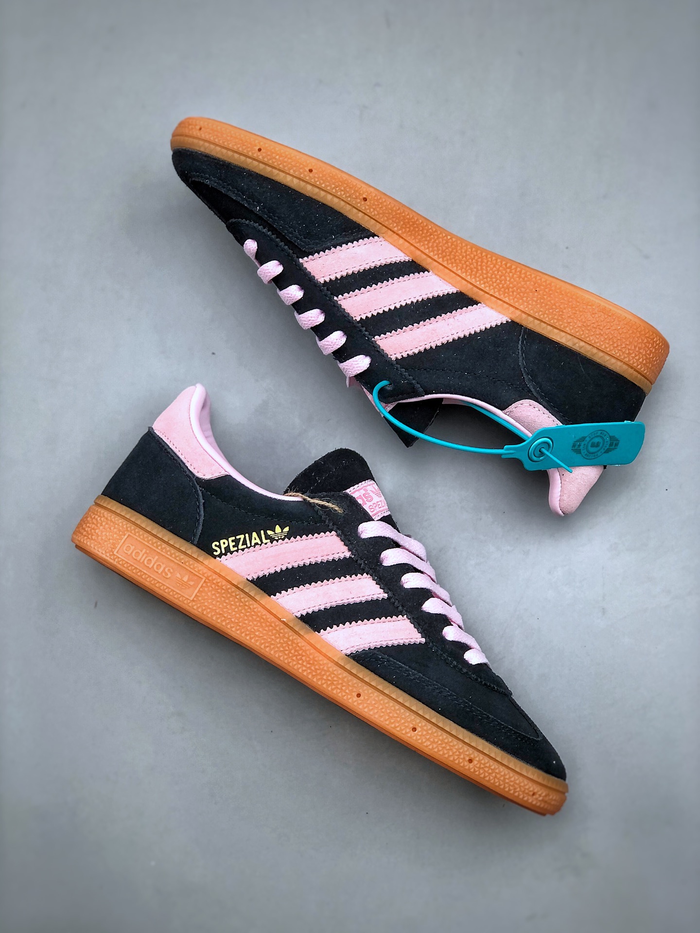 adidas Handball Spezial 'Black Clear Pink Gum' IE5897