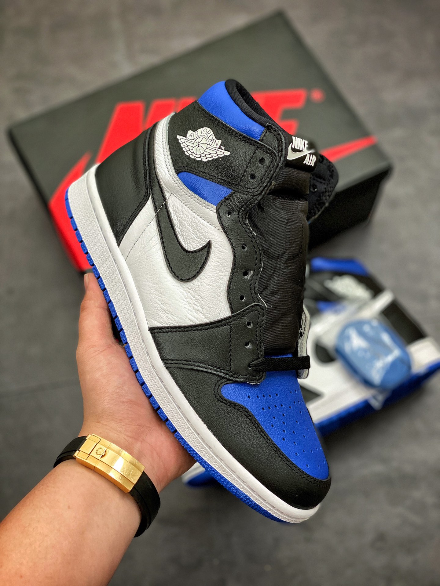 Air Jordan 1 Retro High OG 'Royal Toe' 555088-041