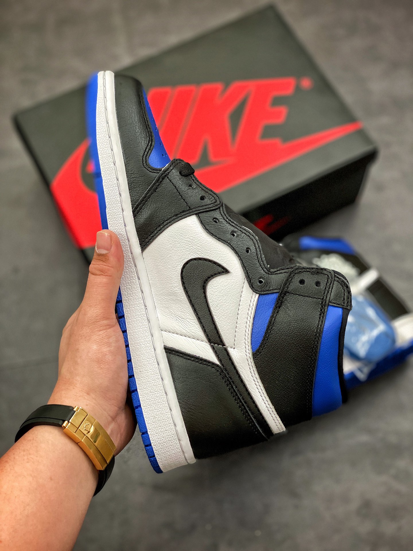 Air Jordan 1 Retro High OG 'Royal Toe' 555088-041