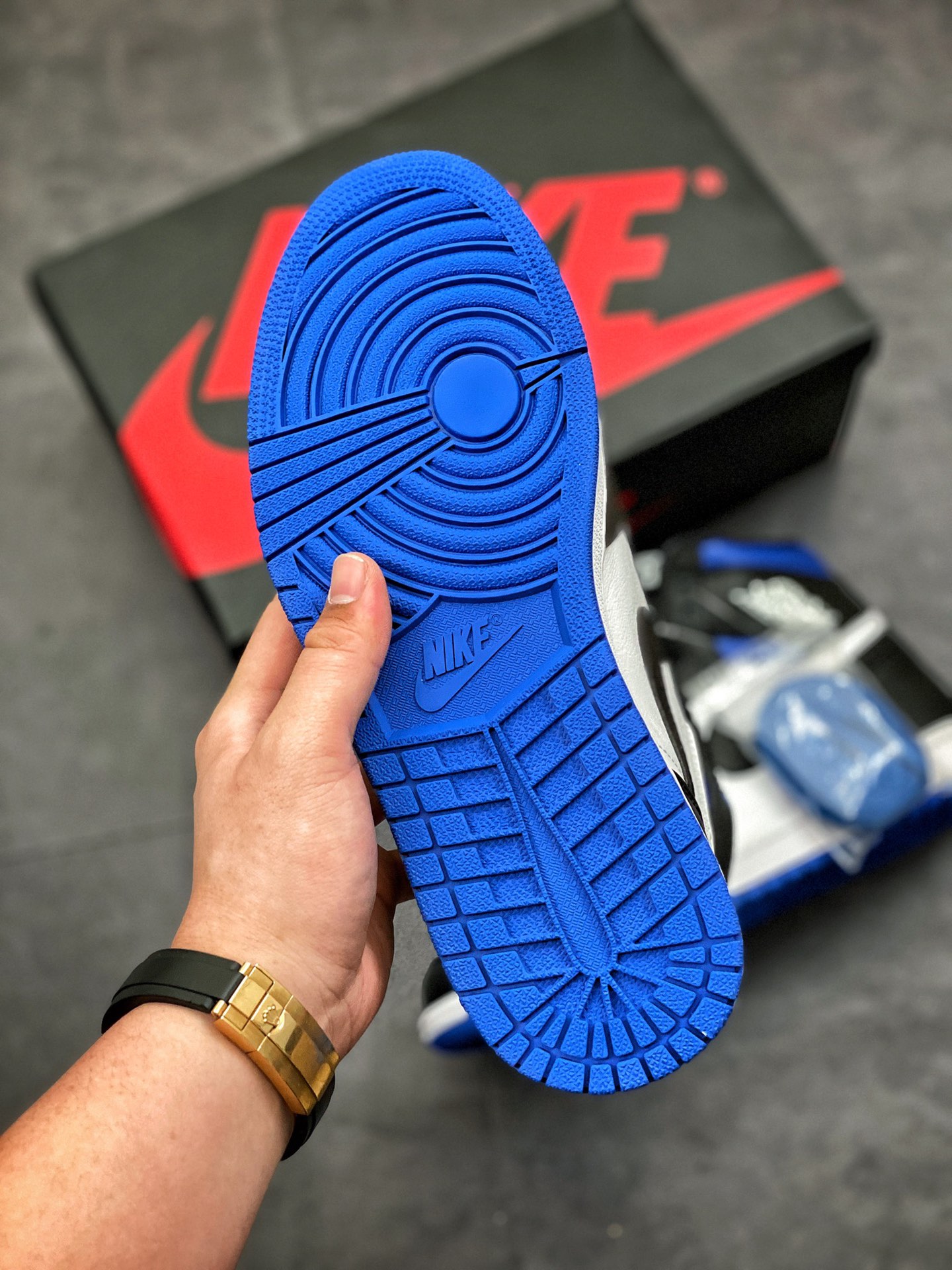 Air Jordan 1 Retro High OG 'Royal Toe' 555088-041