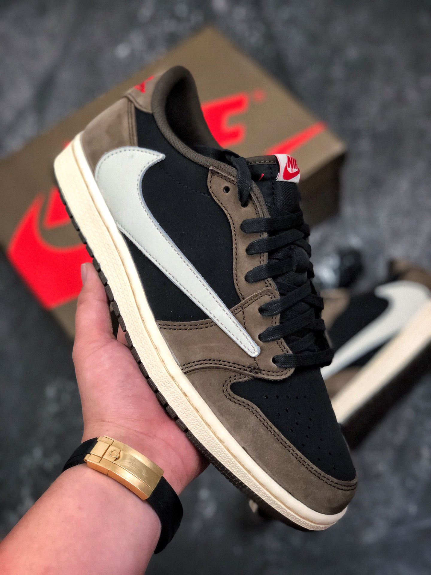 Travis Scott x Air Jordan 1 Low 'Mocha' CQ4277-001