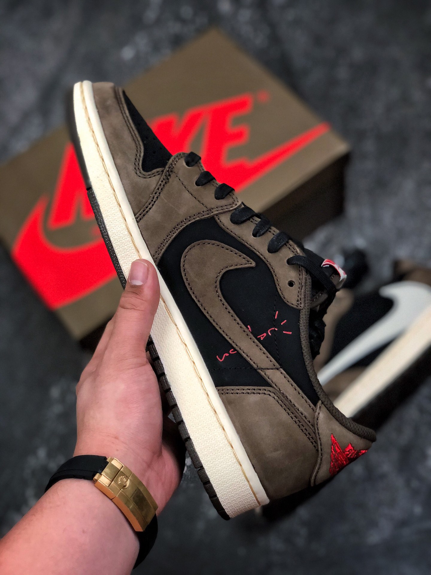 Travis Scott x Air Jordan 1 Low 'Mocha' CQ4277-001