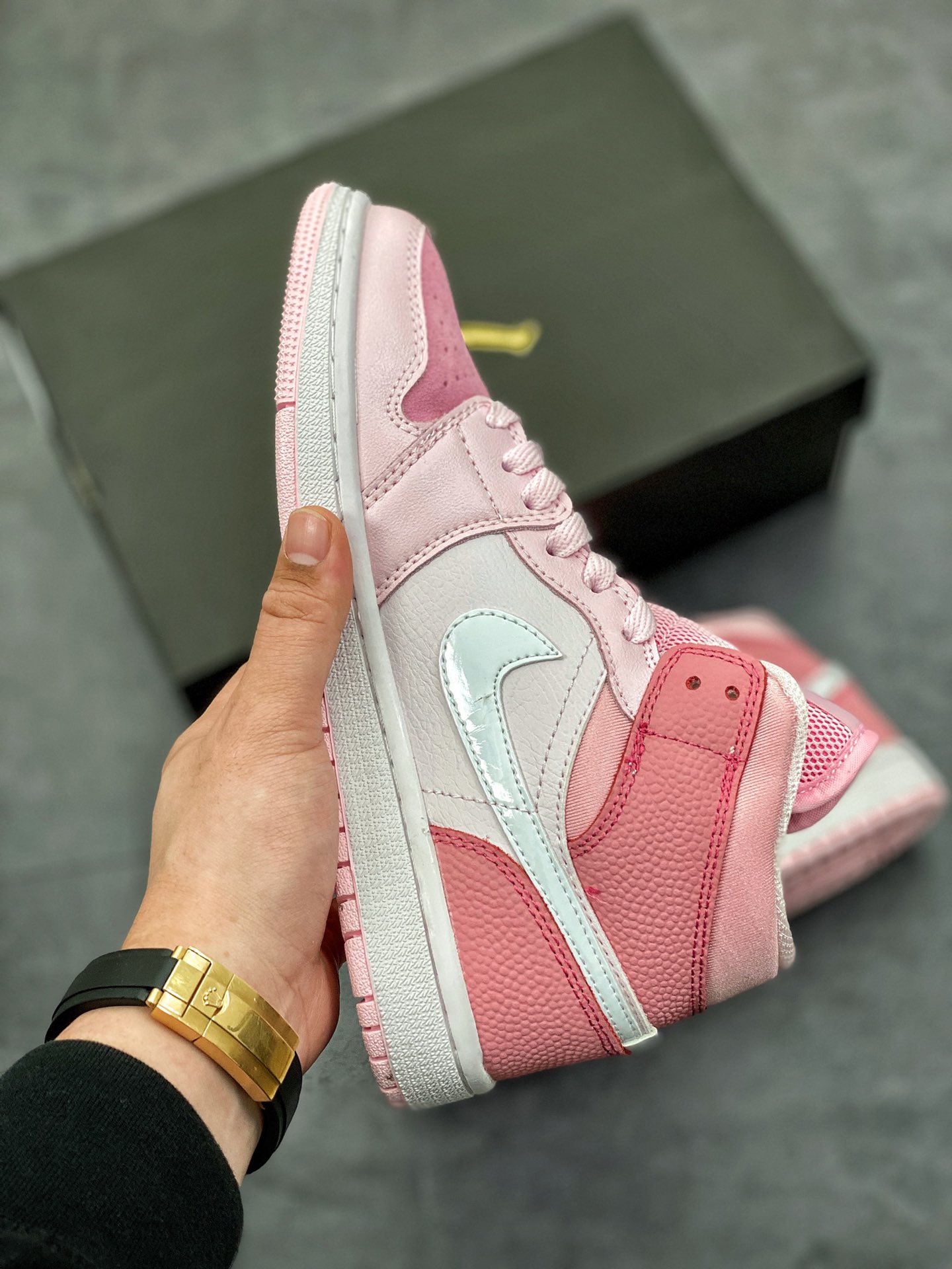 Air Jordan 1 Mid 'Digital Pink' CW5379-600