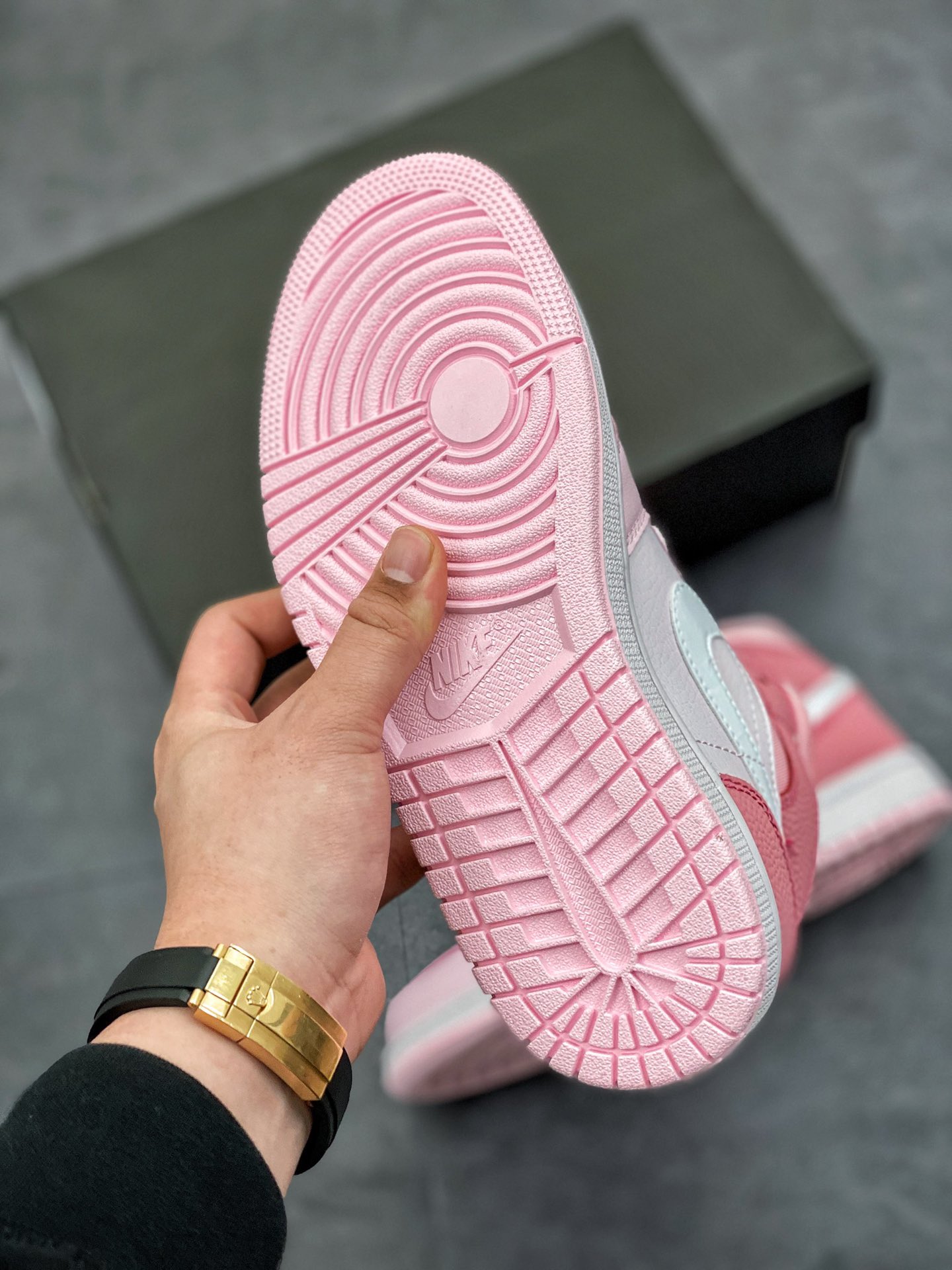 Air Jordan 1 Mid 'Digital Pink' CW5379-600