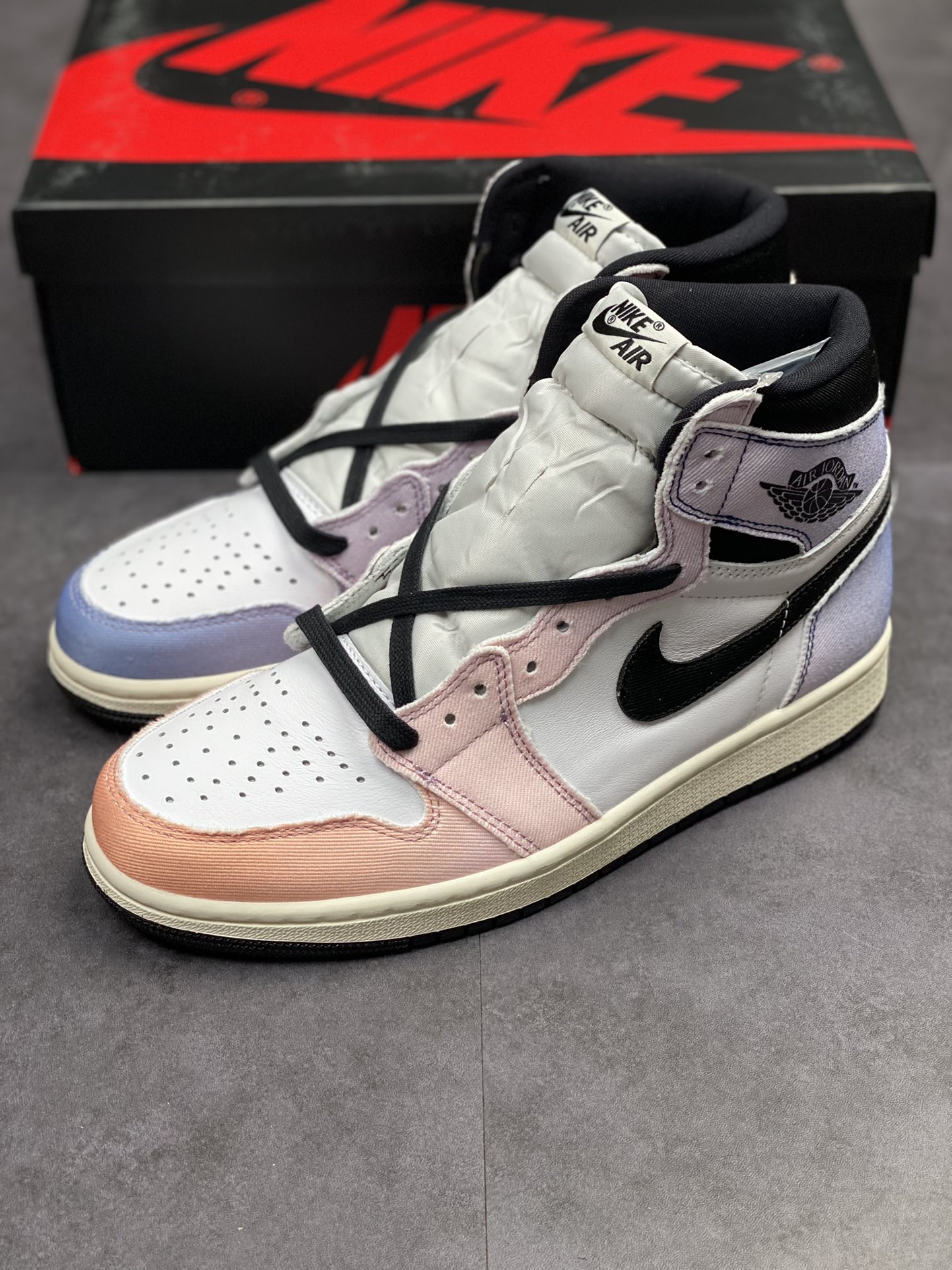 Air Jordan 1 Retro High OG 'Skyline' DX0054-805