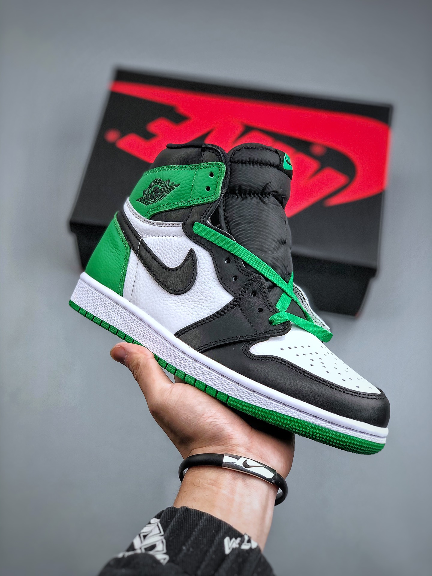 Air Jordan 1 Retro High OG 'Lucky Green' DZ5485-031