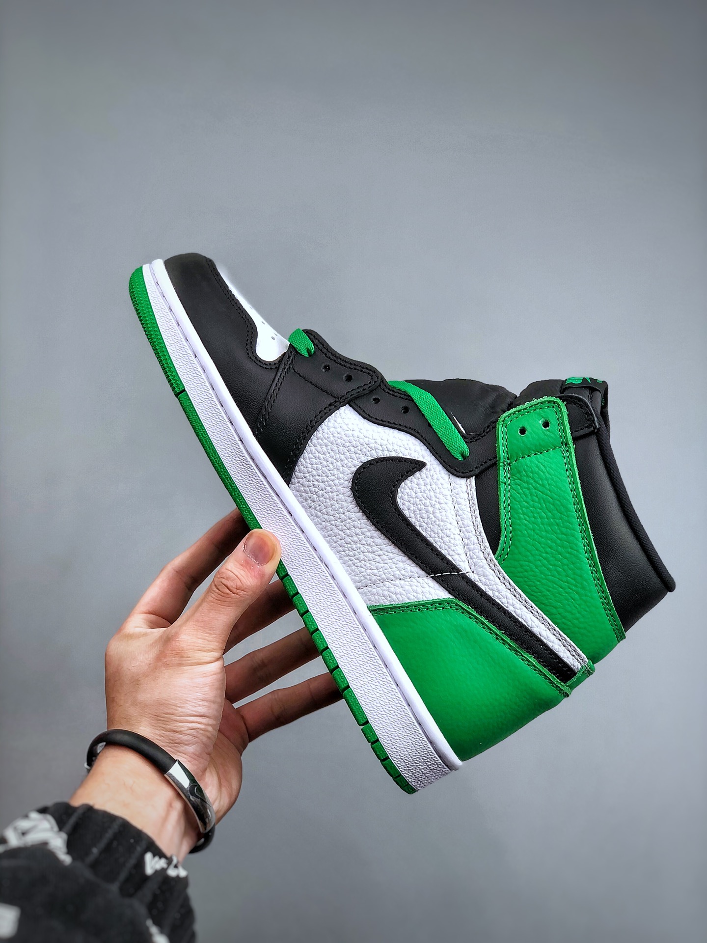 Air Jordan 1 Retro High OG 'Lucky Green' DZ5485-031