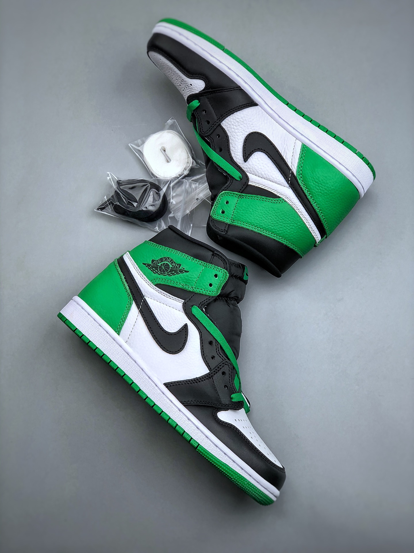 Air Jordan 1 Retro High OG 'Lucky Green' DZ5485-031