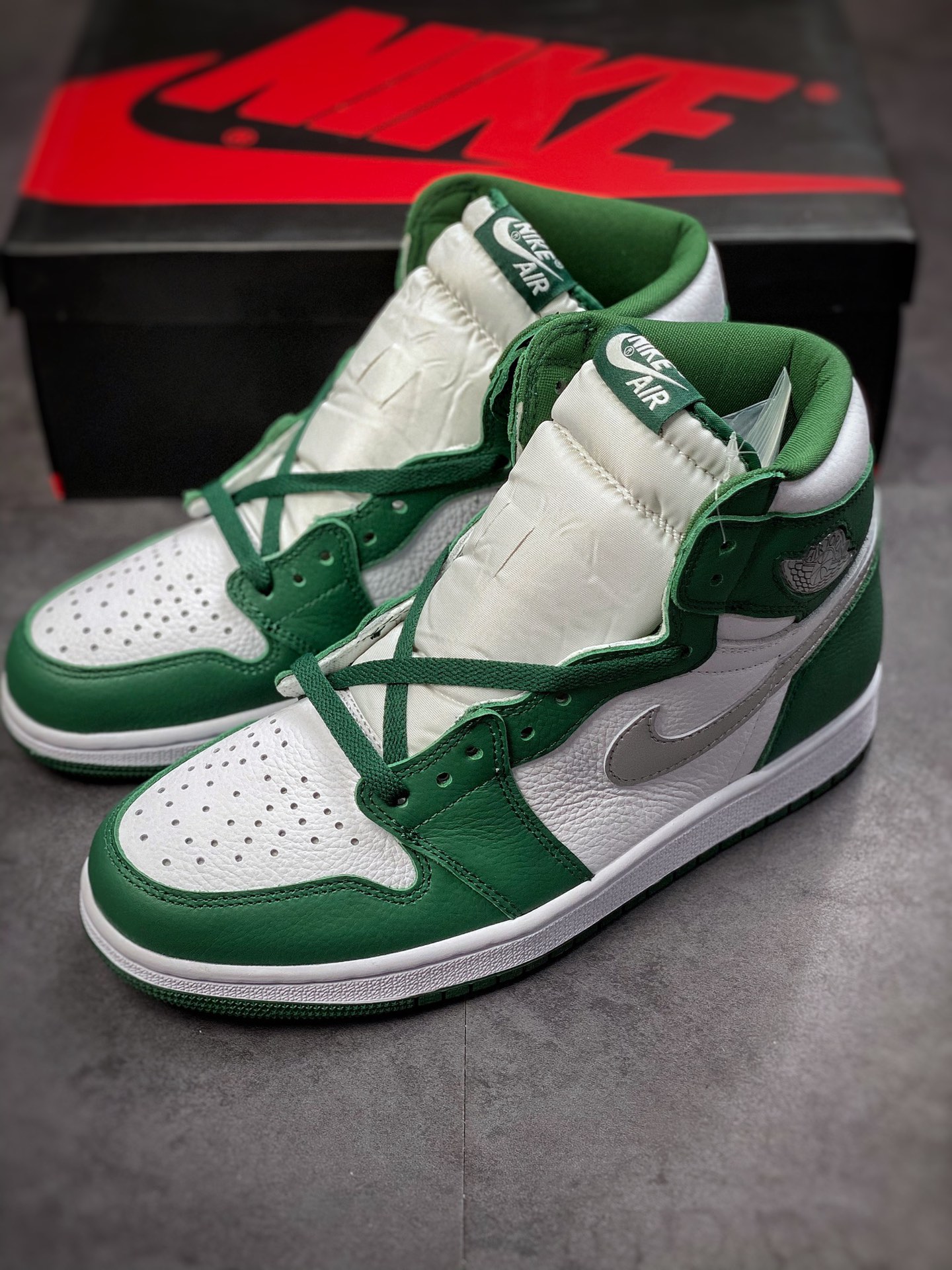 Air Jordan 1 Retro High OG 'Gorge Green' DZ5485-303