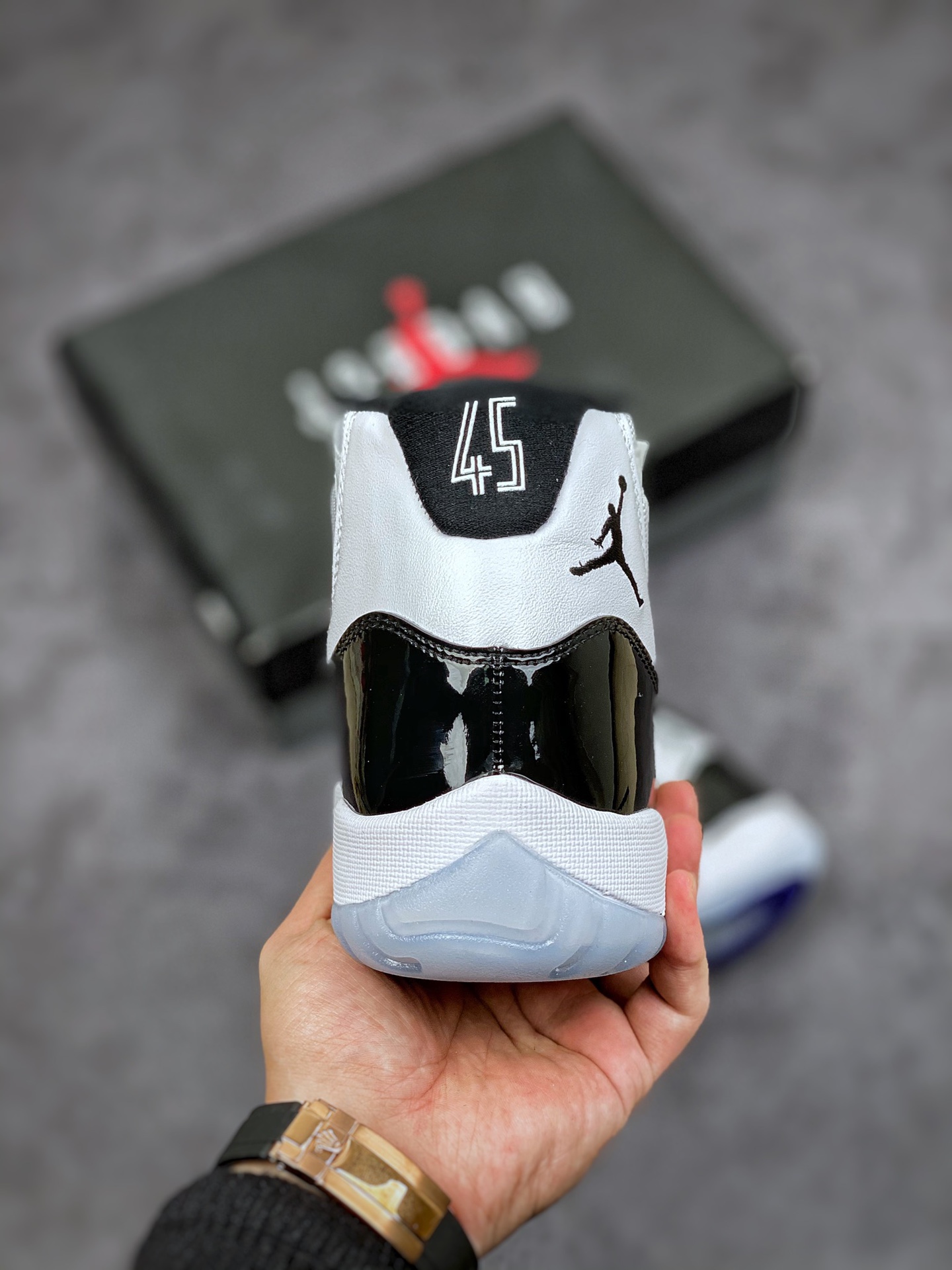 Air Jordan 11 Retro 'Concord' 2018 378037-100