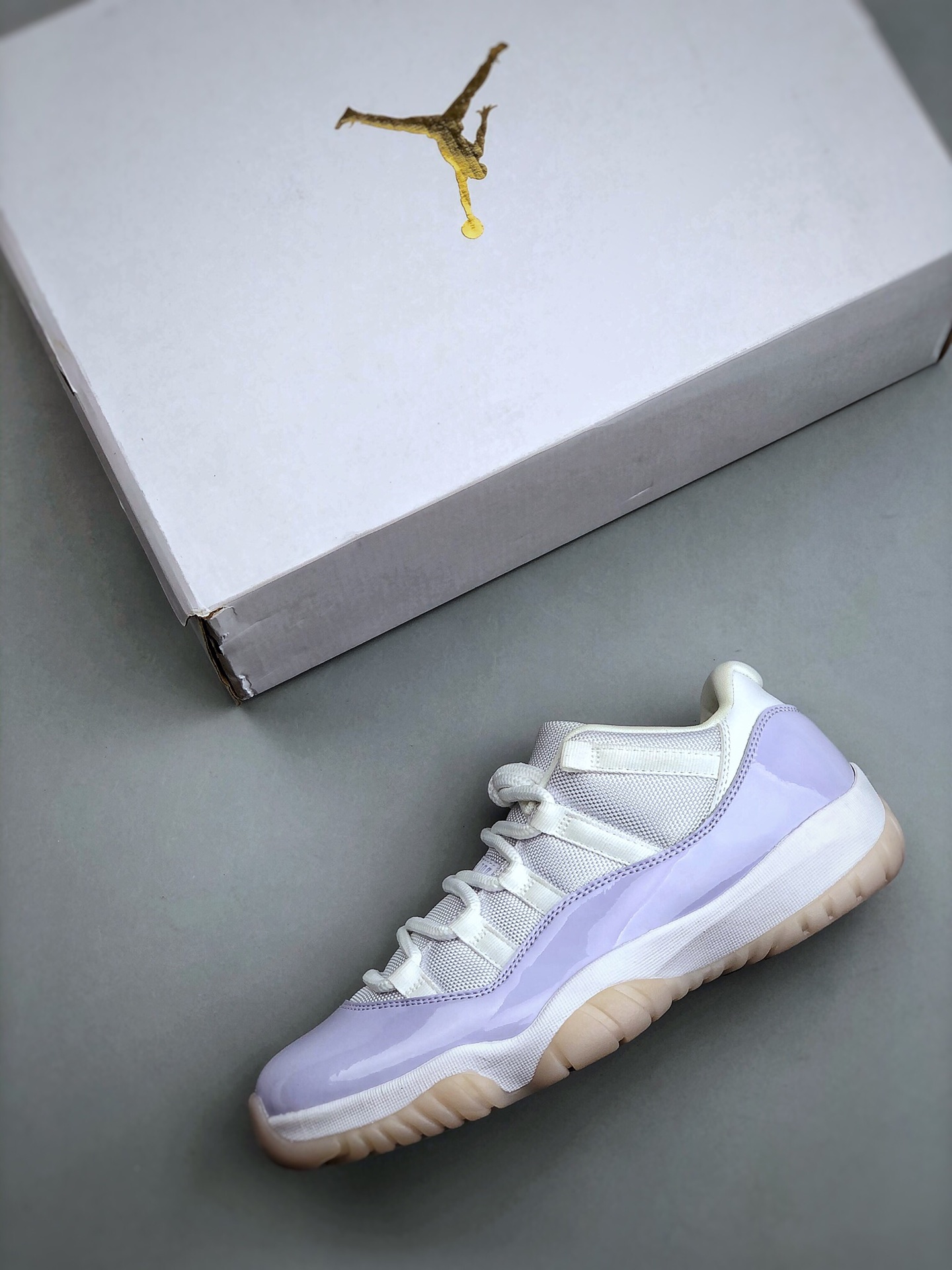 Air Jordan 11 Retro Low 'Pure Violet' AH7860-101