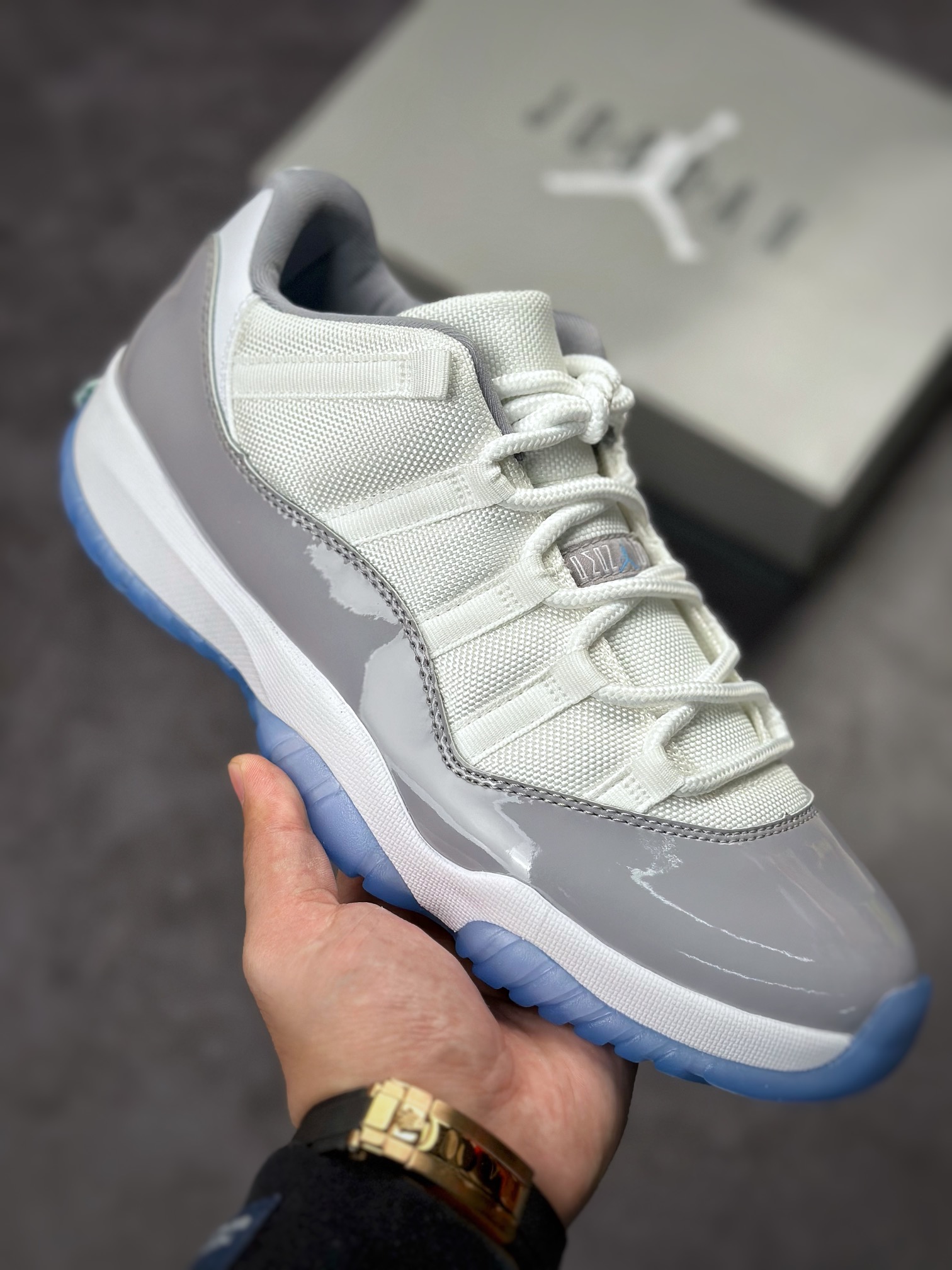 Air Jordan 11 Retro Low 'Cement Grey' AV2187-140