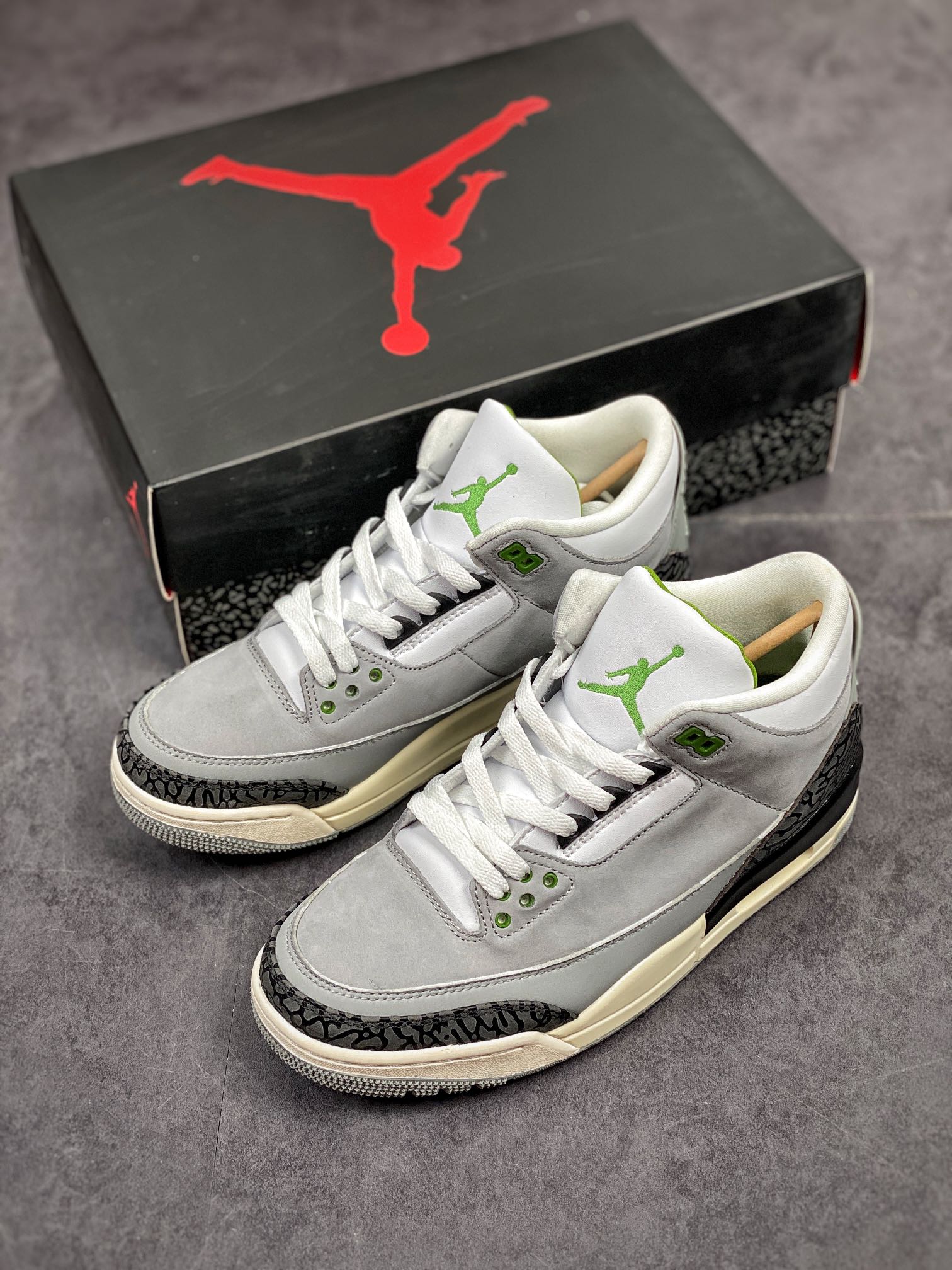 Air Jordan 3 Retro 'Chlorophyll' 136064-006