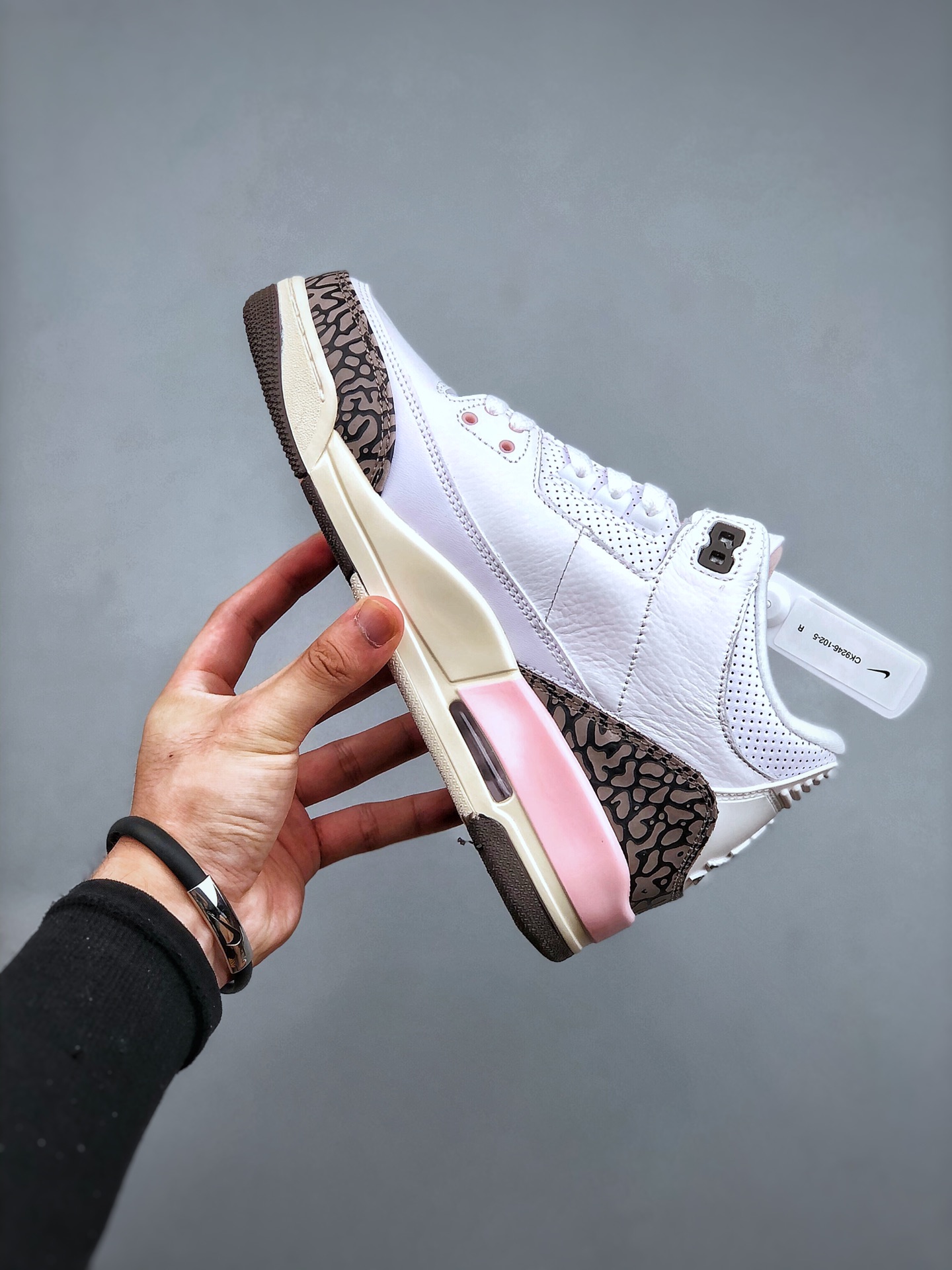 Air Jordan 3 Retro 'Neapolitan' CK9246-102