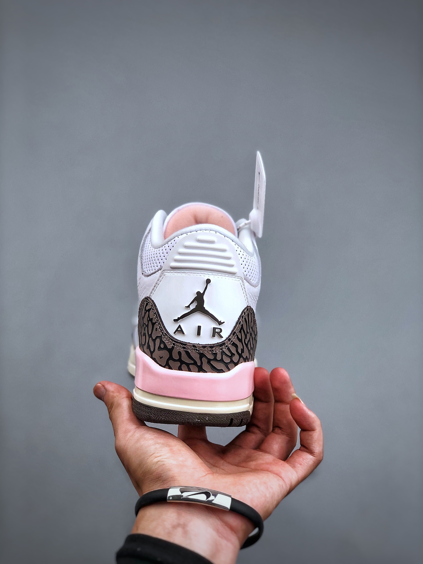 Air Jordan 3 Retro 'Neapolitan' CK9246-102