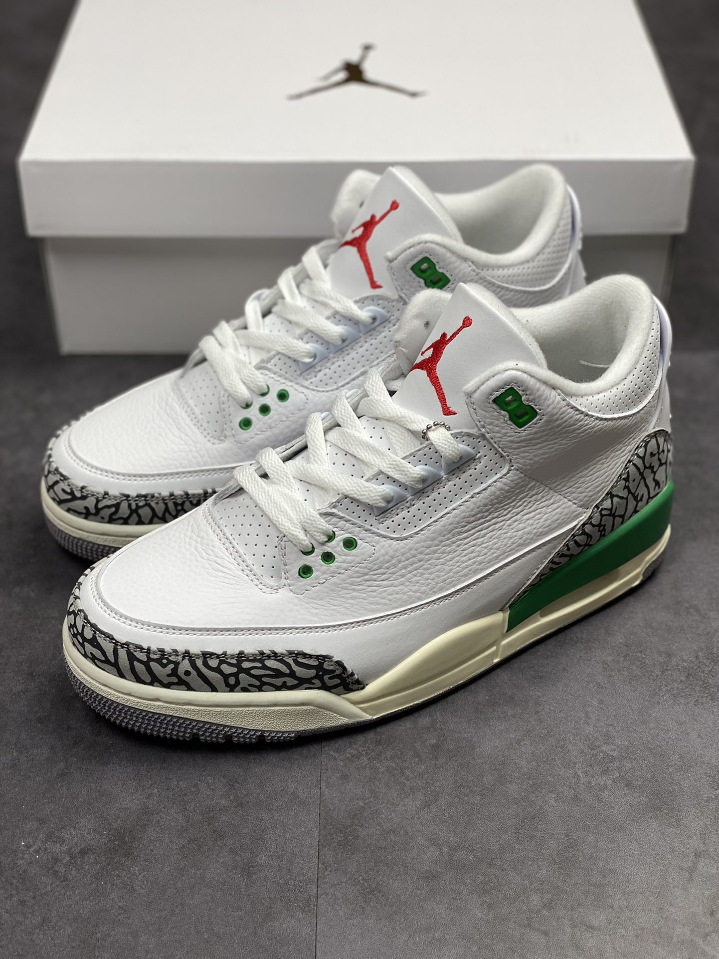 Air Jordan 3 Retro 'Lucky Green' CK9246-136