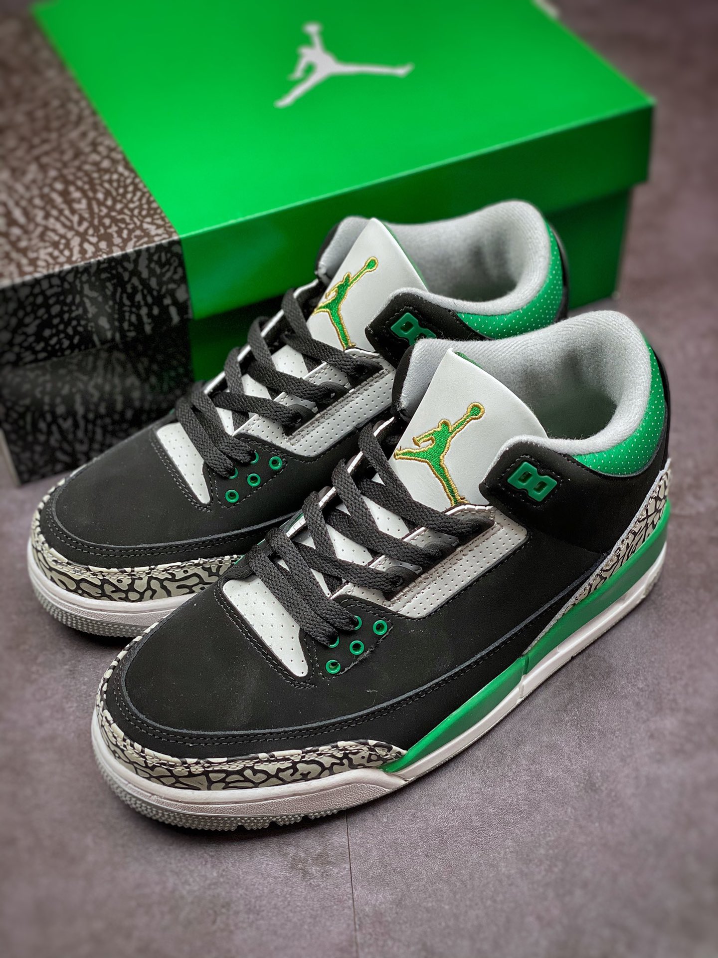 Air Jordan 3 Retro 'Pine Green' CT8532-030