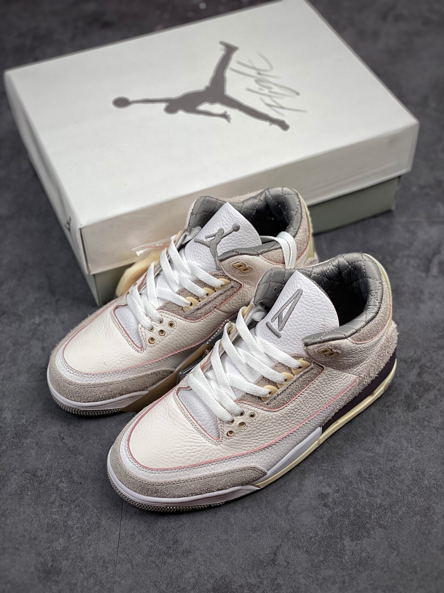 Air Jordan 3 Retro 'Neapolitan' CK9246-102