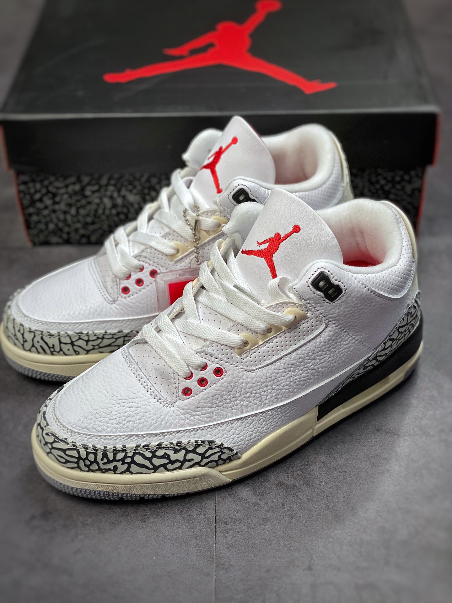 Air Jordan 3 Retro 'White Cement Reimagined' DN3707-100