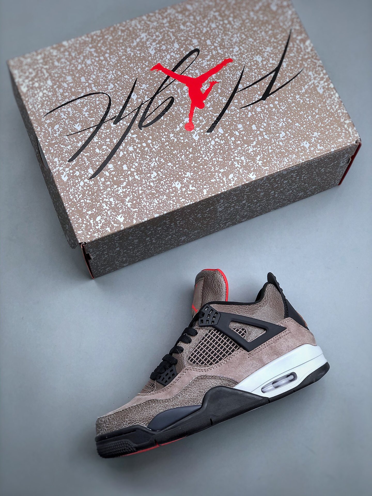 Air Jordan 4 Retro 'Taupe Haze' DB0732-200