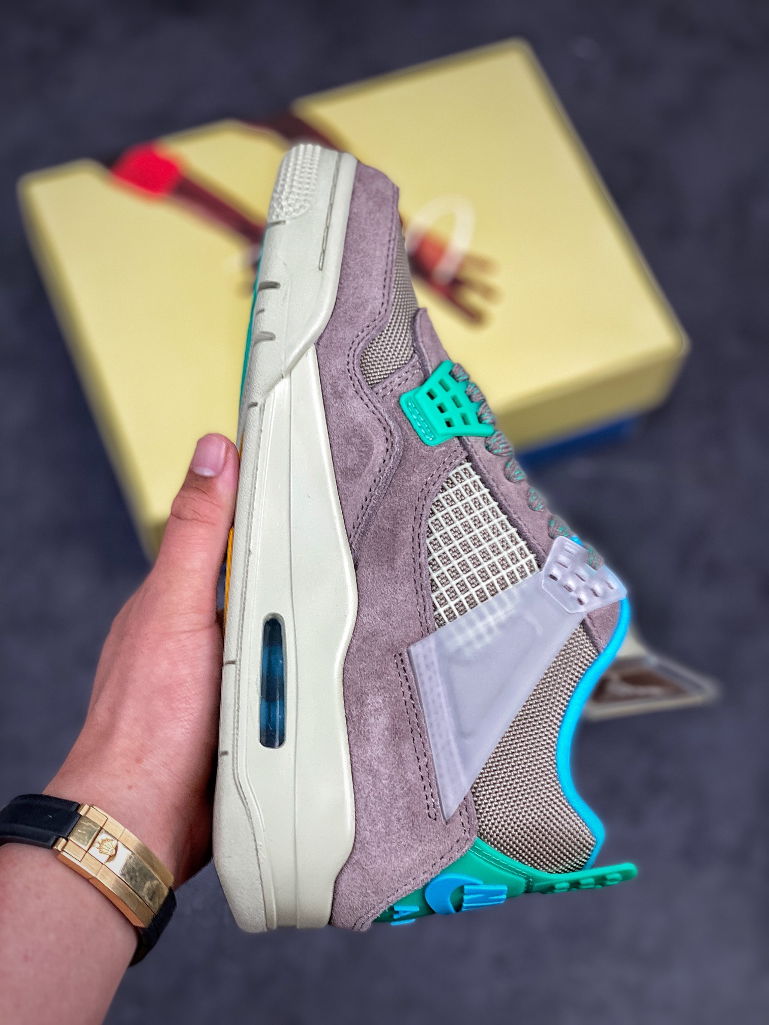 Union LA x Air Jordan 4 Retro 'Taupe Haze' DJ5718-242