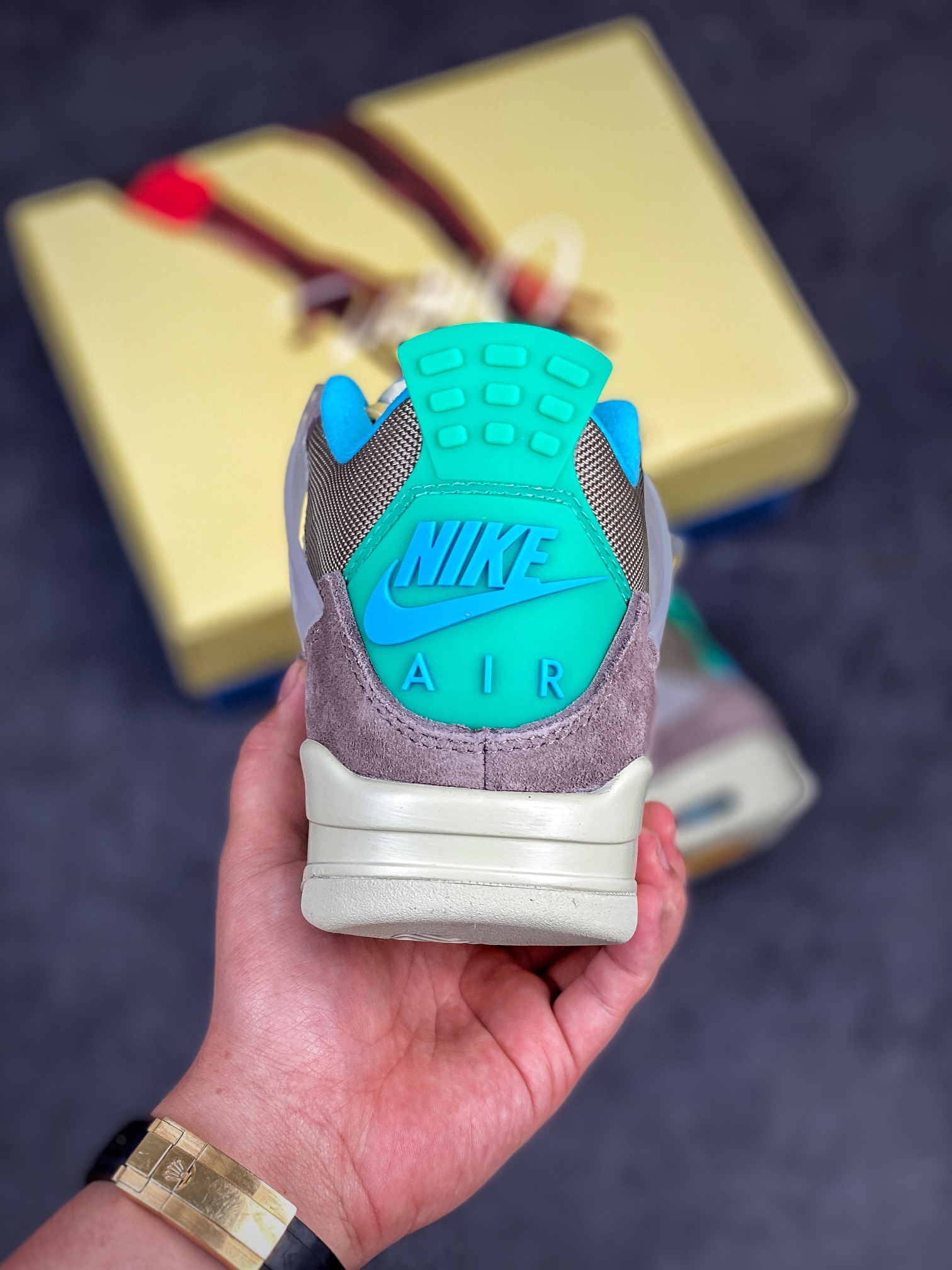 Union LA x Air Jordan 4 Retro 'Taupe Haze' DJ5718-242