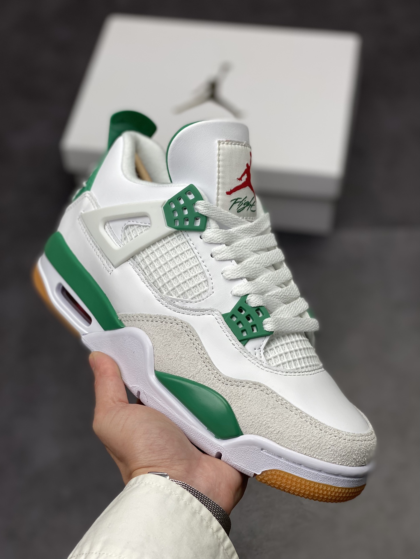 Air Jordan 4 Retro SB 'Pine Green' DR5415-103