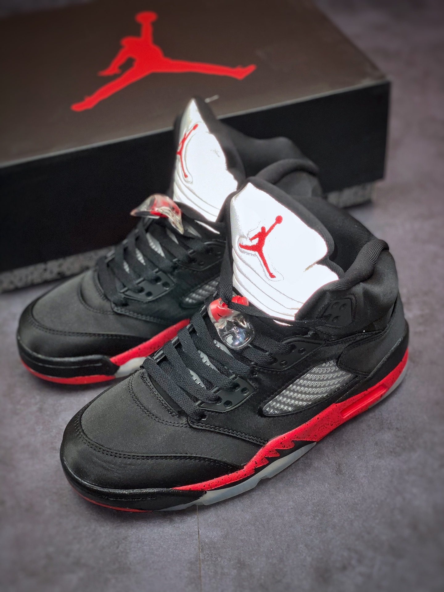 Air Jordan 5 Retro 'Satin Bred' 136027-006