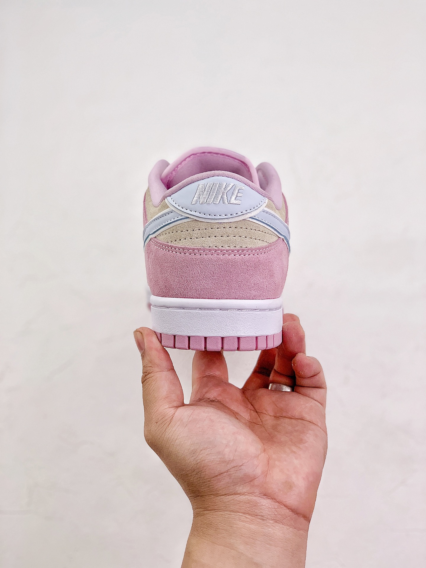 Nike Dunk Low LX 'Pink Foam' DV3054-600