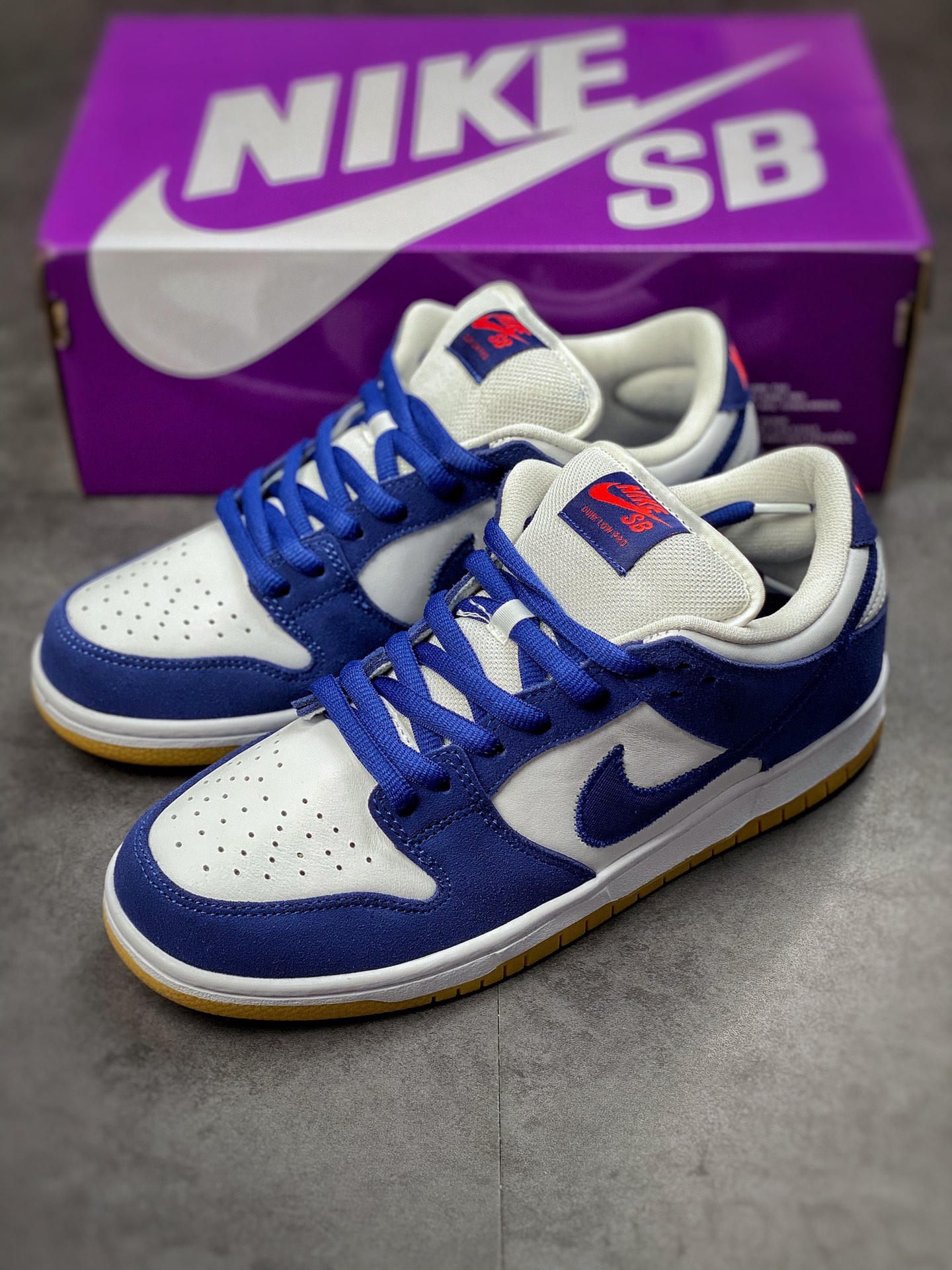 Nike SB Dunk Low 'Los Angeles Dodgers' DO9395-400