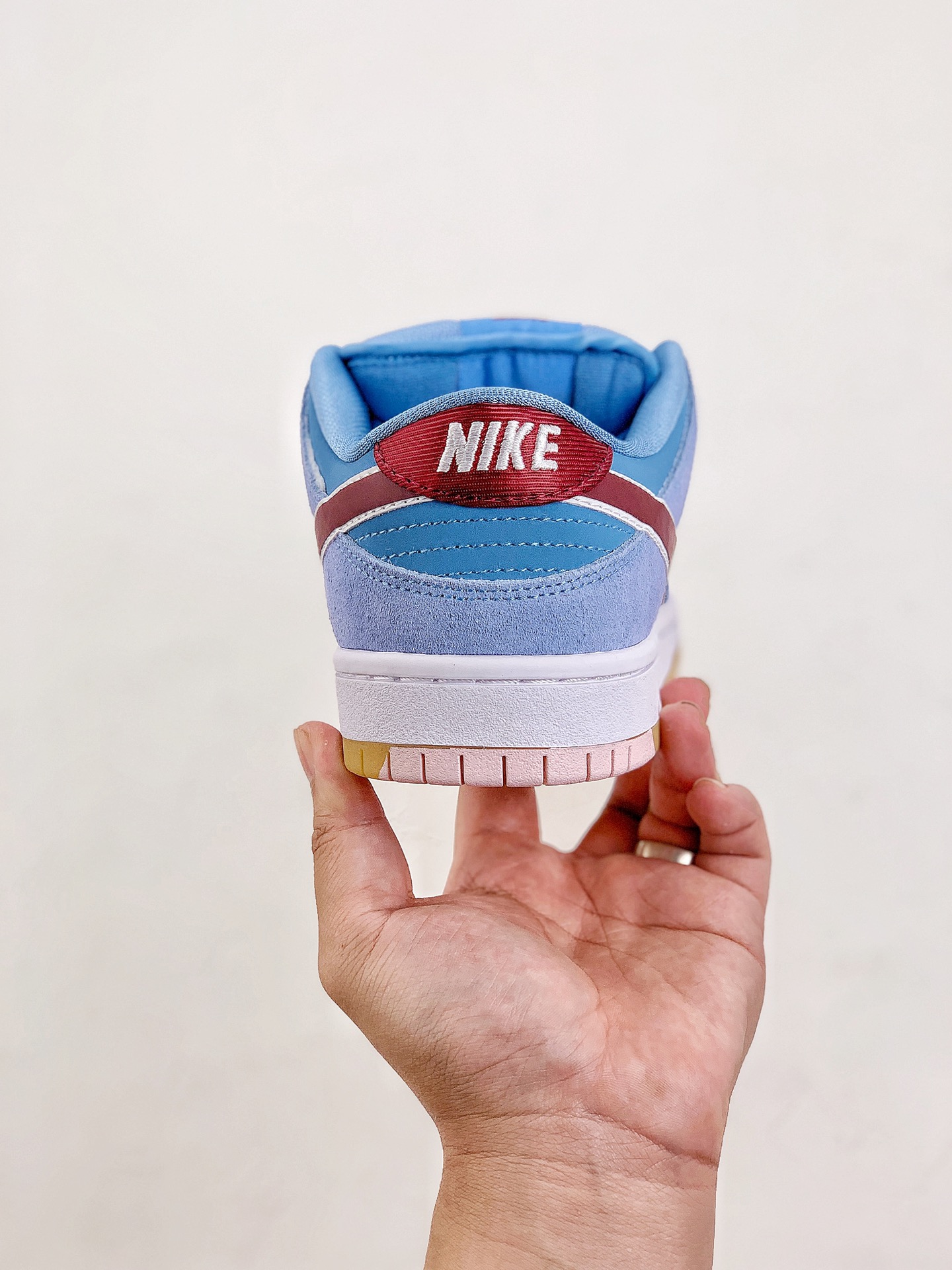 Nike Dunk Low Premium SB 'Philadelphia Phillies' DQ4040-400