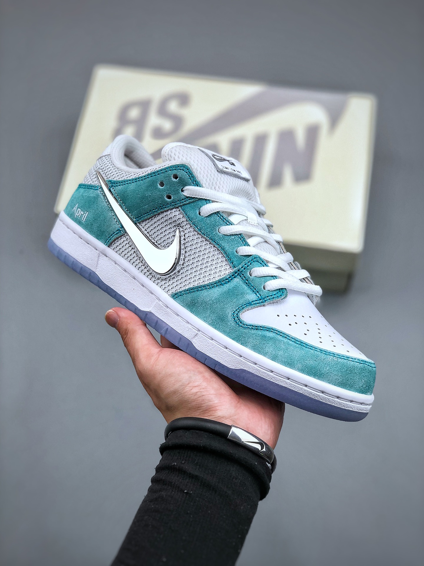 Nike x APRIL SKATEBOARDS SB Dunk Low 'Turbo Green' FD2562-400