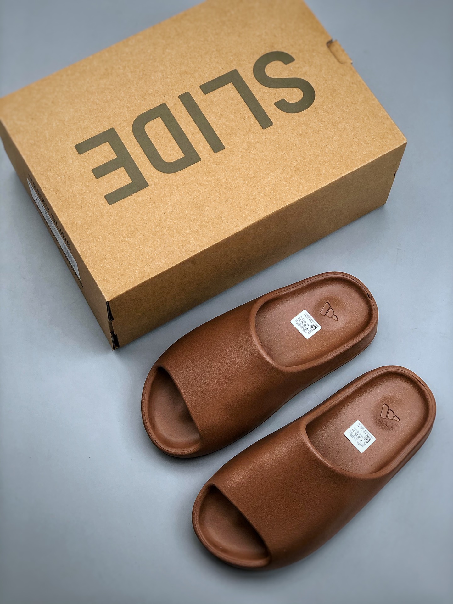 adidas Yeezy Slides 'Flax' FZ5896