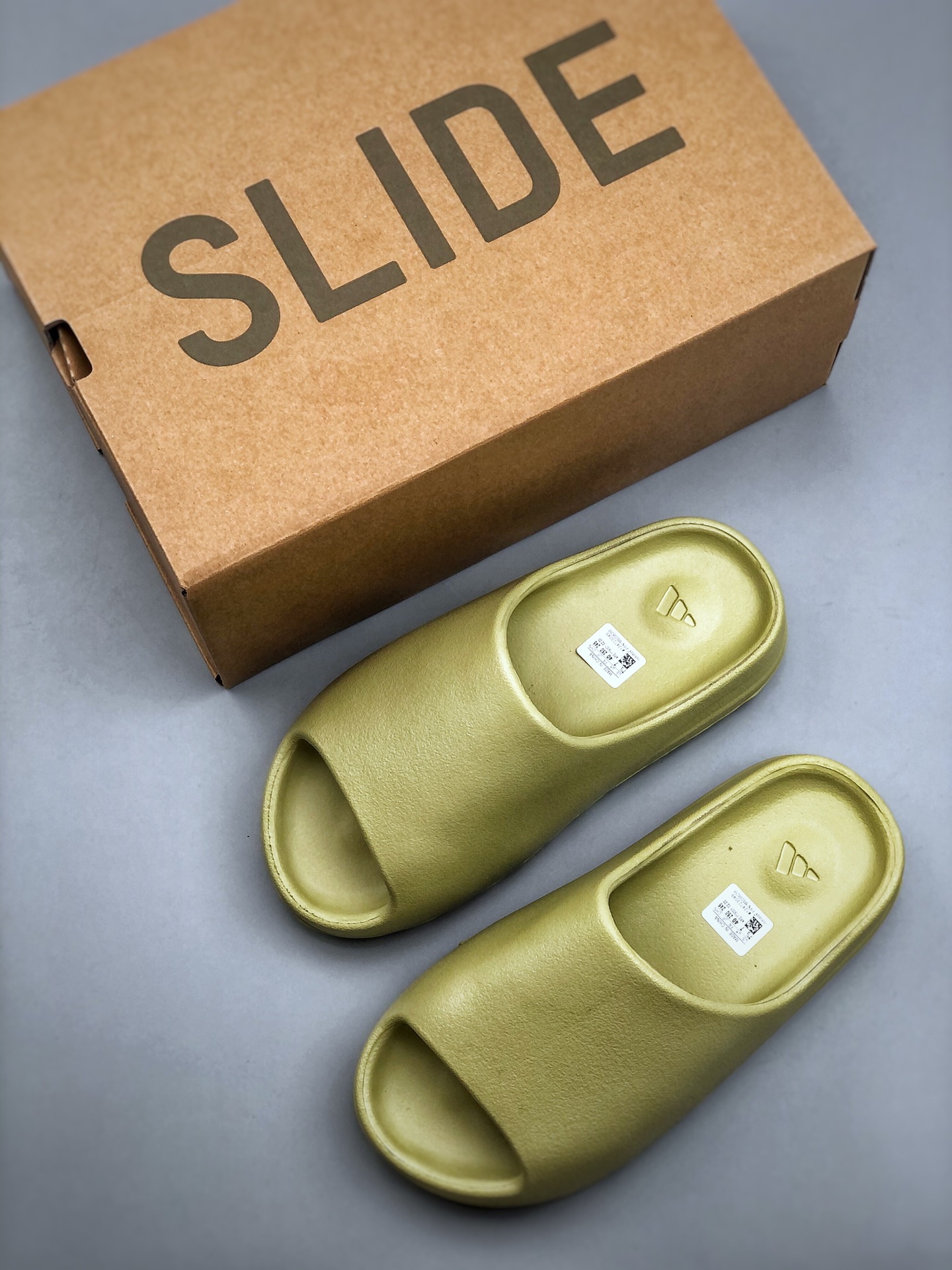 adidas Yeezy Slides 'Resin' FZ5904