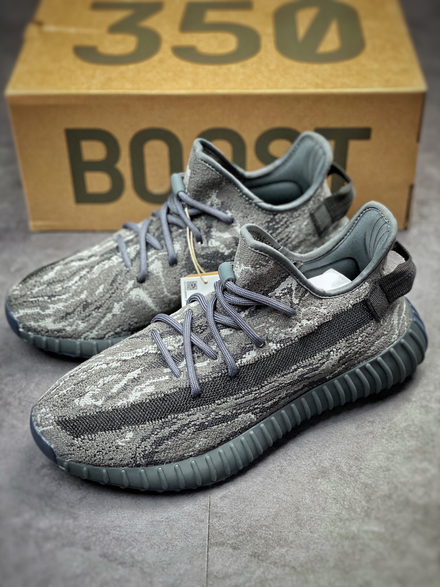 adidas Yeezy Boost 350 V2 'Dark Salt' ID4811